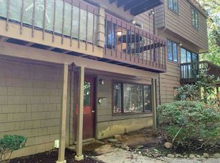 147 Towne House Rd, Hamden, CT 06514