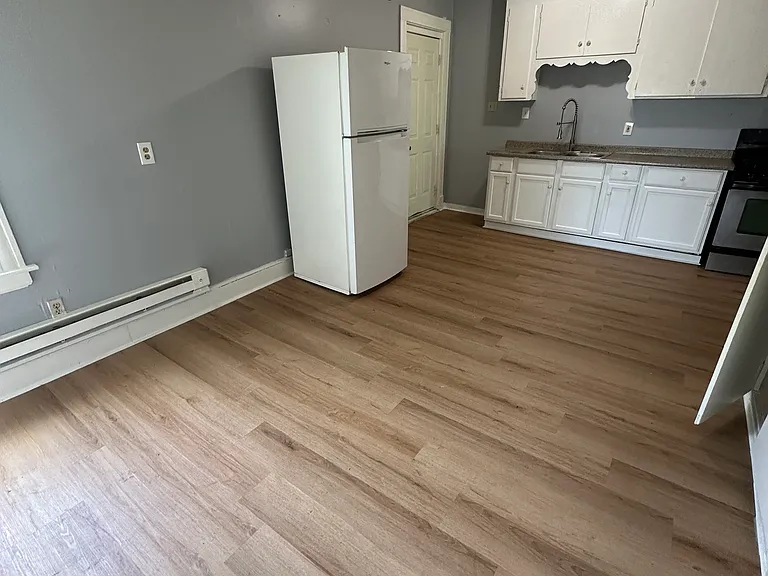 1 James Pl #2 — Photo 2