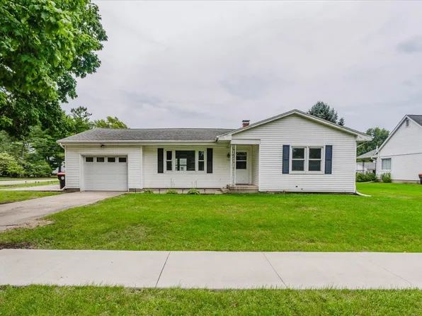 115 E 7th St, Gridley, IL 61744