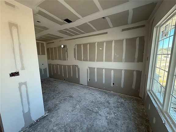 5th image of 2215 Terrilyn Ct