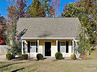 124 Red Feather Ct, Holly Springs, NC 27540