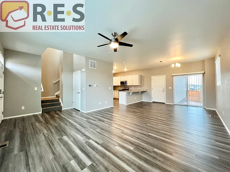6902 Longpark Dr — Photo 2