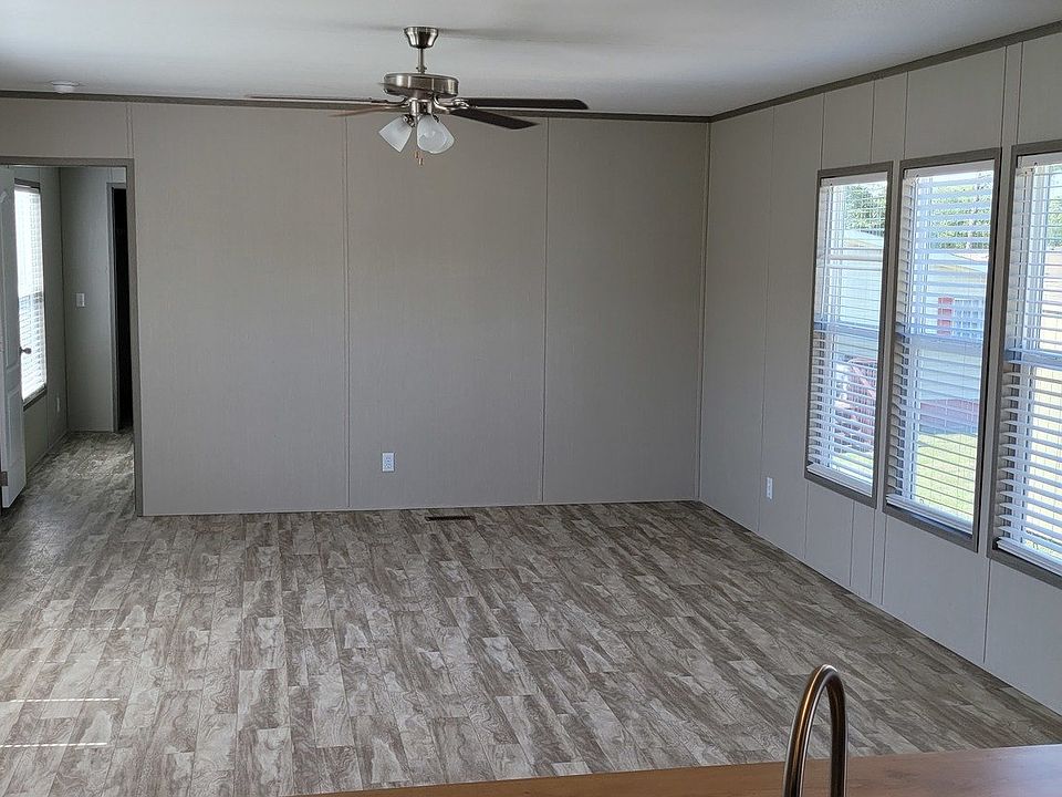 2nd image of 920 Century Plaza Dr #552