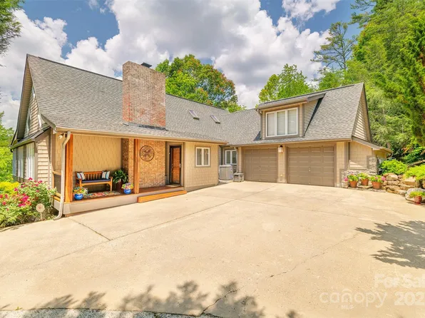 65 Hillcrest Dr, Weaverville, NC 28787