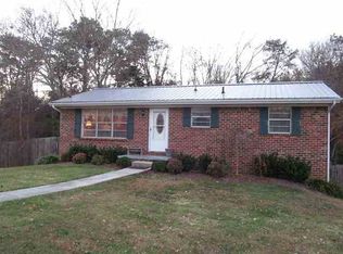 5111 Lake Circle Dr NE, Cleveland, TN 37312