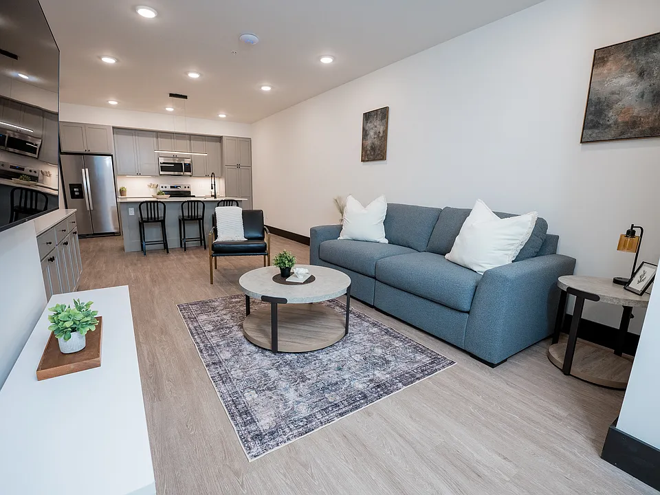 66 E Chester St #101