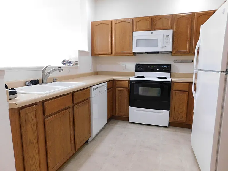 2485 Fountainhead Blvd #F-5 — Photo 8