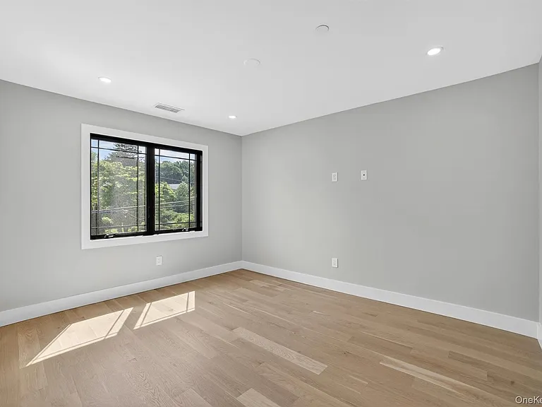 23 Hudson Ave — Photo 16