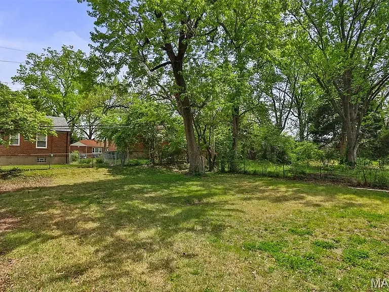 2057 Coleridge Dr — Photo 12