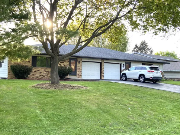 6827 Enge DRIVE #6829, West Bend, WI 53090