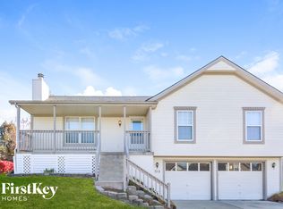 713 Canter St, Raymore, MO 64083