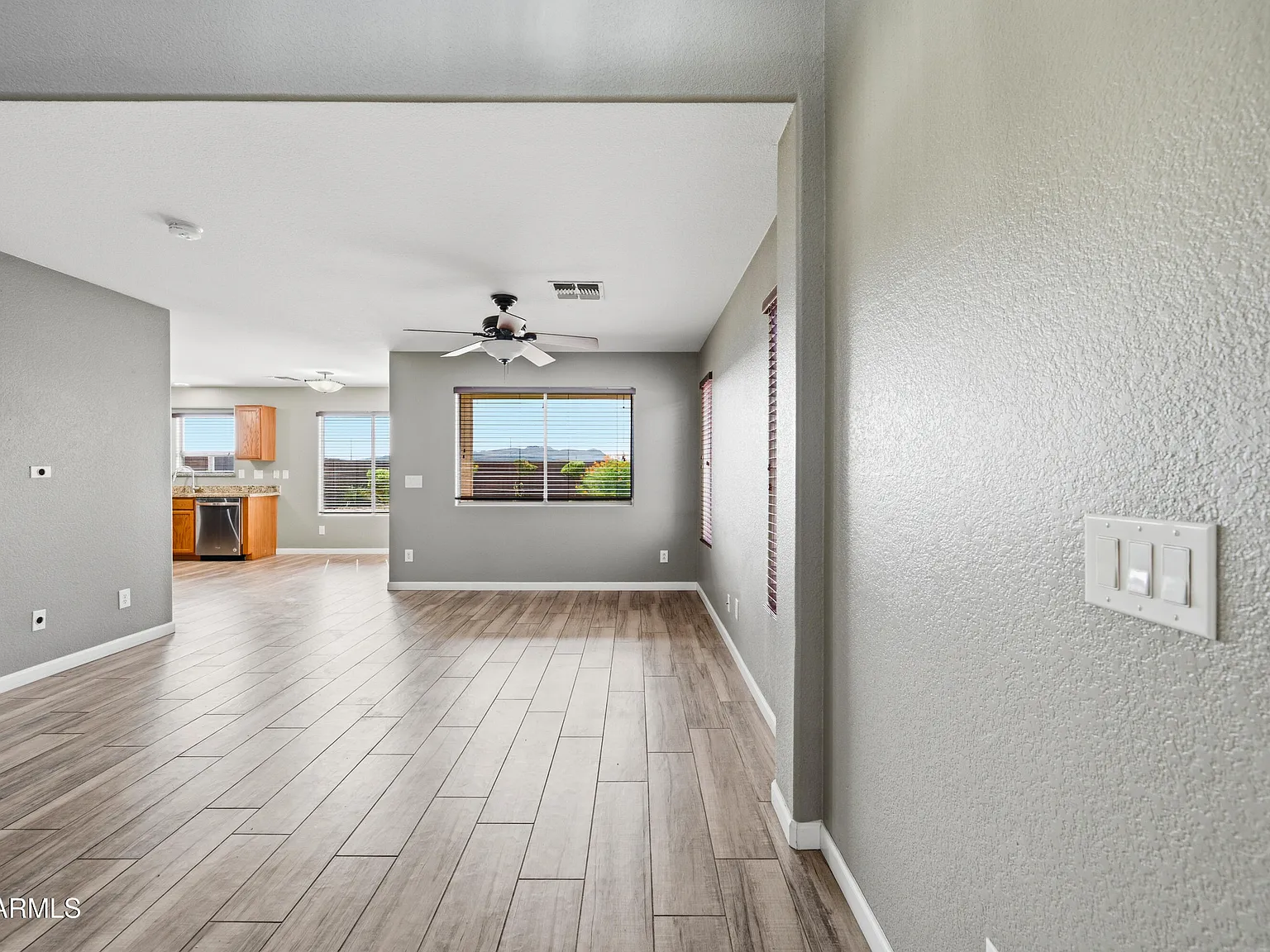 3 bed, 2.5 bath, 1558 sqft, $2,195 — Photo 2