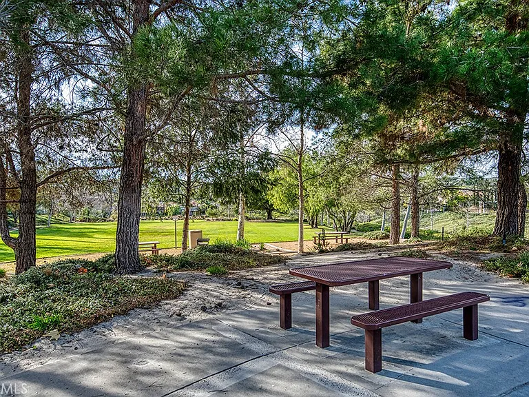 17 Pamela Way — Photo 39