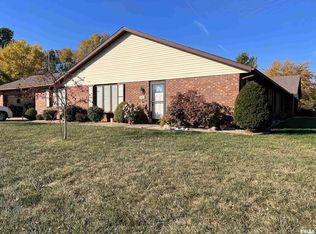 3932 Pine Ridge Dr, Quincy, IL 62305