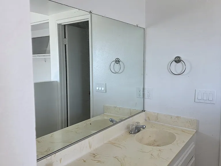 1227 E Pasadena St #1227 — Photo 7