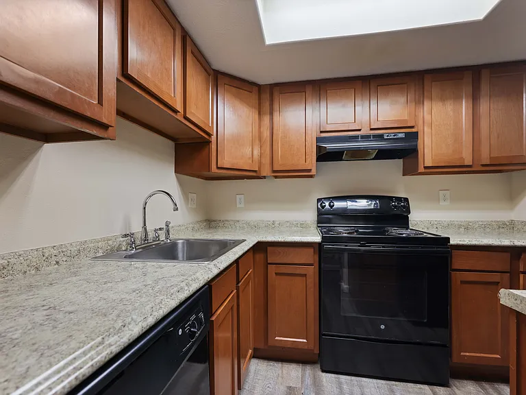 Pinon Place Apartments — Photo 9