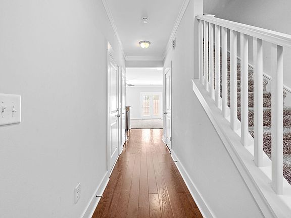5th image of 10 Harvest Bell Ln