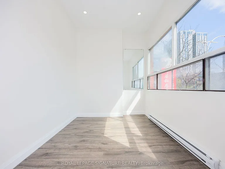 414 Spadina Ave #2 — Photo 3