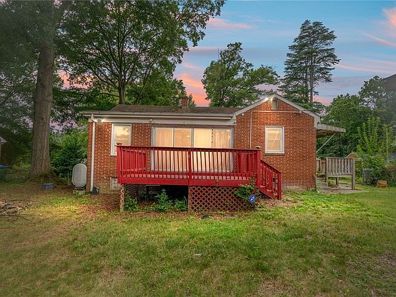 2nd image of 1213 Floral Ave