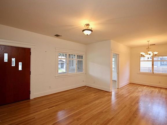 3rd image of 1117 Avon Pl