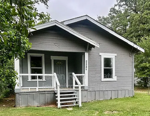 2544 Dupont St Photo 1
