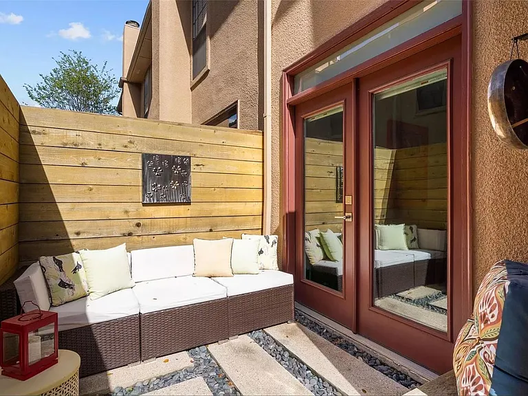 4307 Gilbert Ave #306 — Photo 34