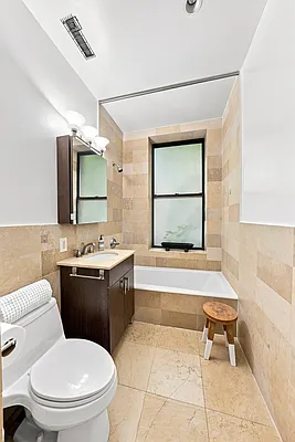 Bathroom, photo 2