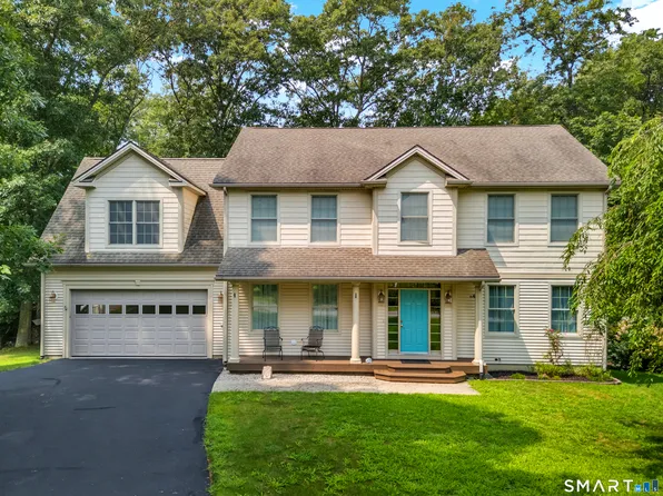 3 Arrowhead Trail, Waterford, CT 06385