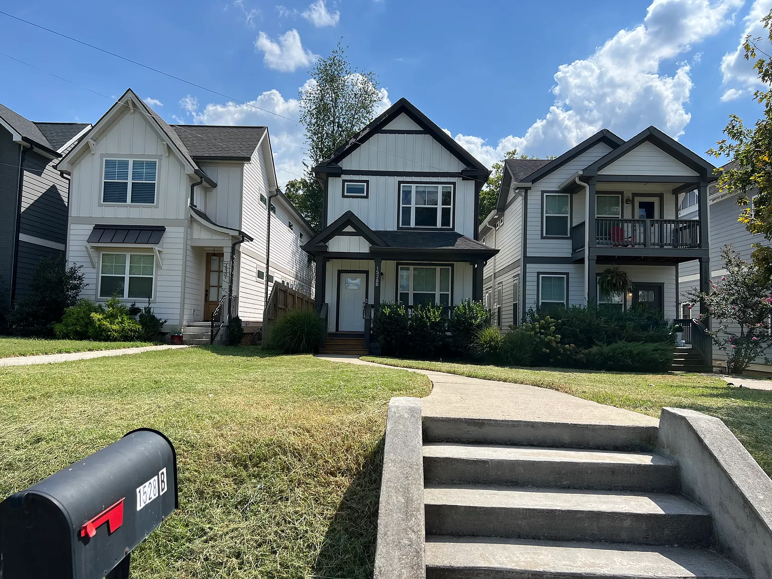 4 bed, 2482 sqft, $3,800 — Photo 2