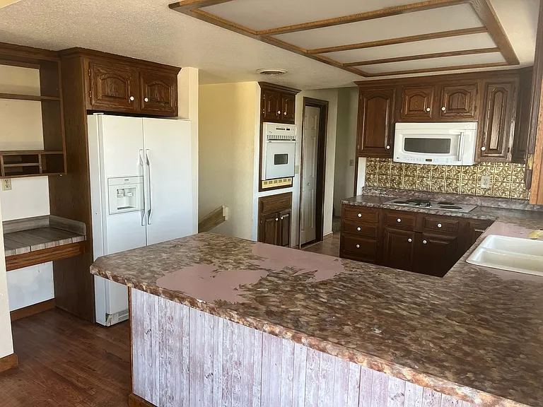 1229 Thiel Rd — Photo 8