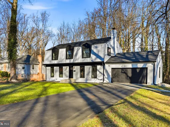 10704 Howerton Ave, Fairfax, VA 22030