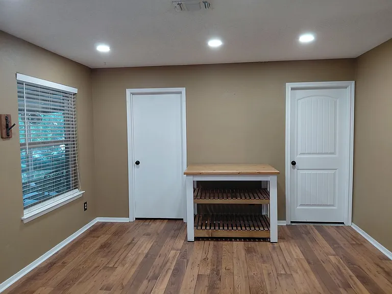 3725 Greenwood Rd — Photo 11