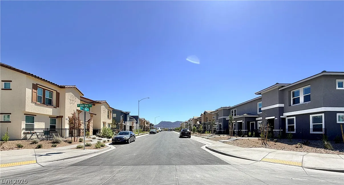 3 bed, 2.5 bath, 1410 sqft, $1,950 — Photo 1