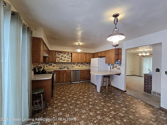 5th image of 2407 W Clark Rd