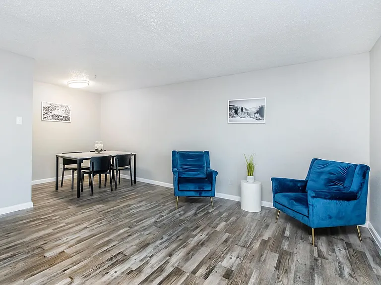 Sierra Heights Apartments — Photo 22