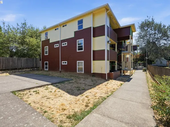 9251 SE Clinton St, Portland, OR 97266