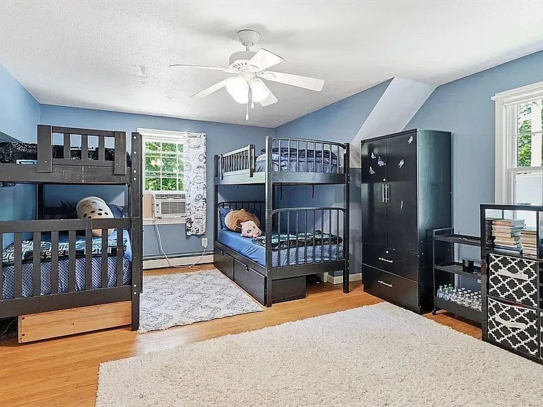 3 bed, 1992 sqft, $2,500 — Photo 4