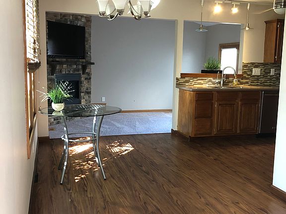 3rd image of 5283 Genny Dr