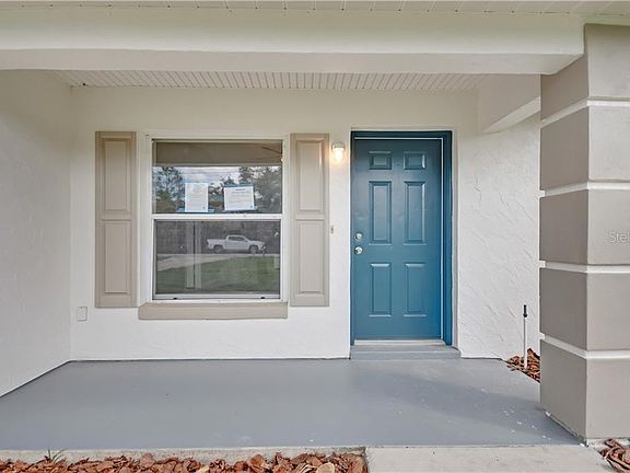 3rd image of 35804 Oakridge Dr