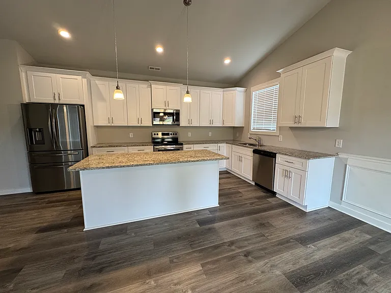 308 N Point Cir — Photo 34