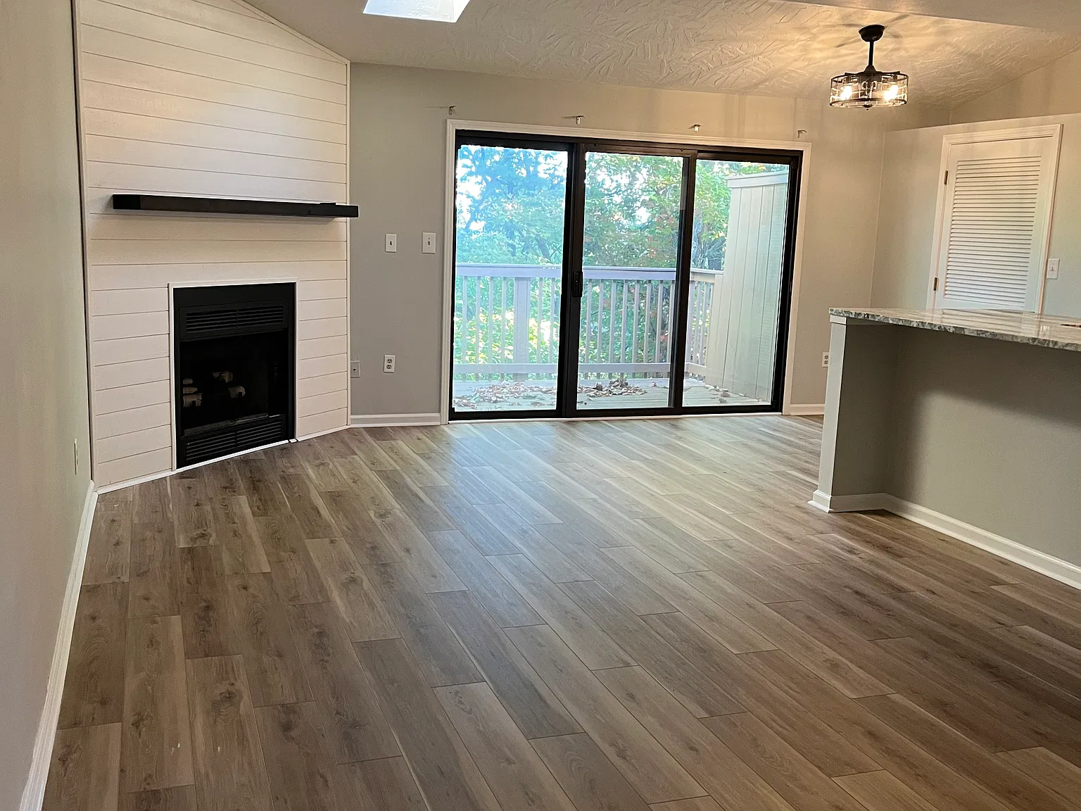 2 bed, 1027 sqft, $1,800 — Photo 4