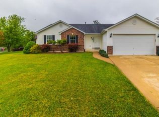 23 Darla Dr, Winfield, MO 63389