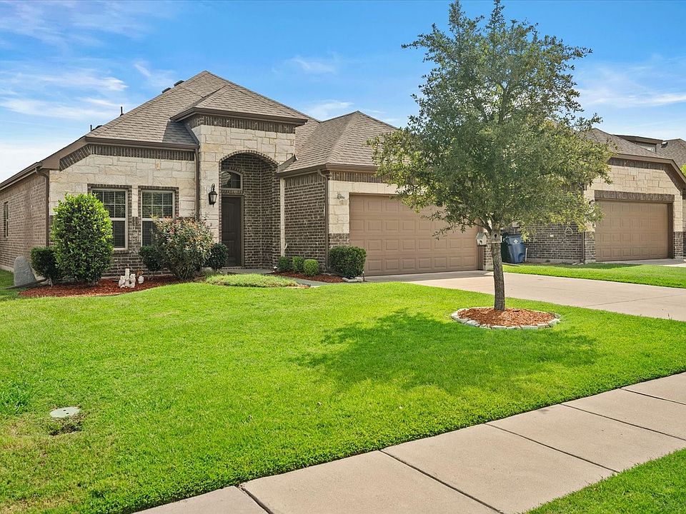 1st image of 615 Dogwood Dr