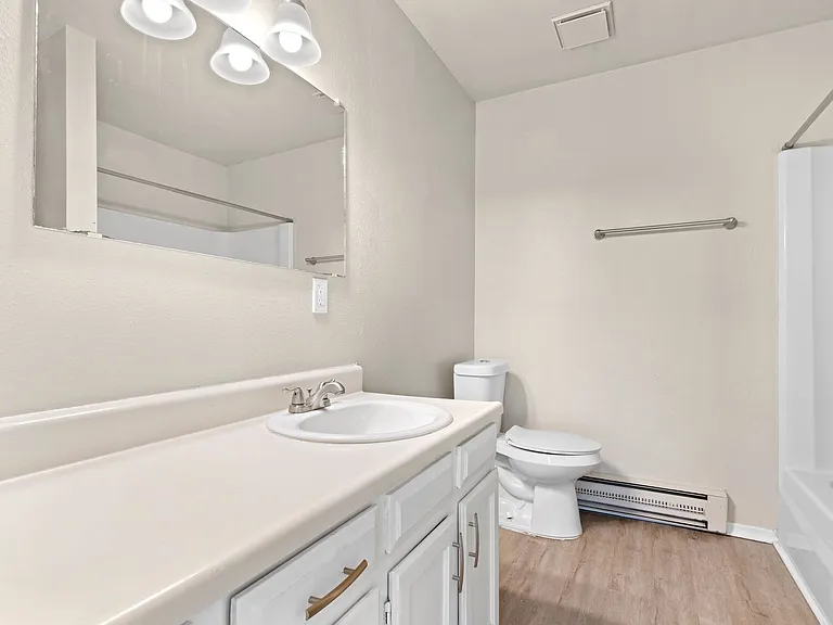 667 E Clarion Dr #D — Photo 11