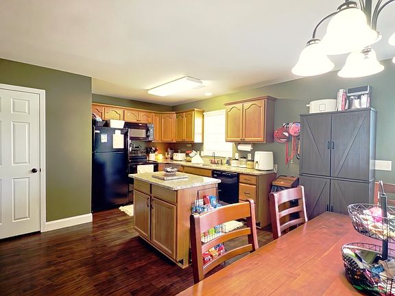 4th image of 803 Carson Cir