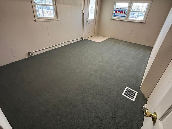 4th image of 16 Delsea Dr N
