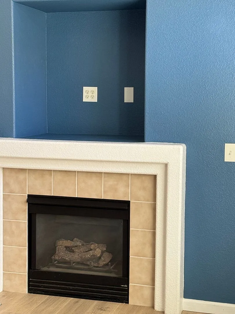 Charming 2BR Townhome in Brighton — Photo 3