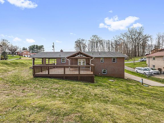 4th image of 212 Nuckles Dr