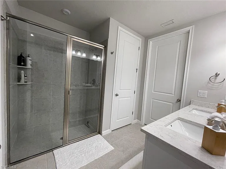 4676 Arboretum Cir #101 — Photo 15