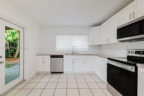 6130 Flagler St Photo 1